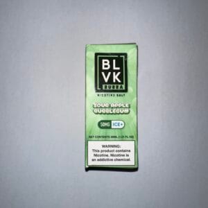 Playful candy gum vape image — 애플 사워의 선명함과 껌 캔디의 달콤함이 균형을 이루는 BLVK 사워 애플 버블검 제품 이미지.