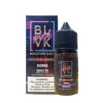 BLVK Iced Berry Banana 5% — 크리미한 바나나 톤과 차가운 베리 컬러 포인트가 함께 표현된 패키지 디자인. 병 전면에는 바나나와 베리 일러스트가 자연스럽게 조합되어 있으며, 아이스 쿨링 느낌을 강조하는 파란빛 그라데이션이 더해진 SaltNic 이미지.